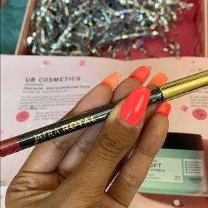 lip liner (BRAND NEW)